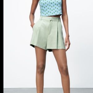 ZARA PLEATED SHORTS